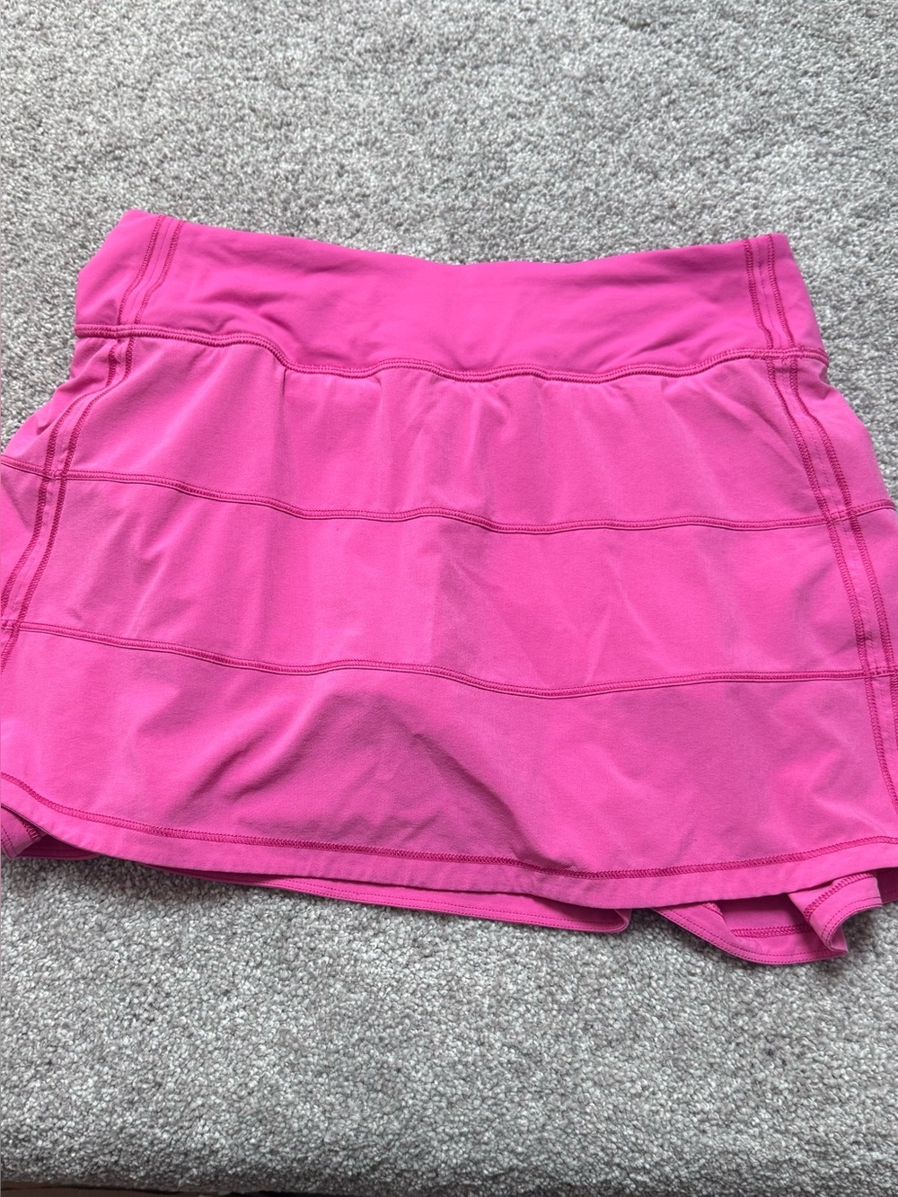 Lululemon Hot PInk Women’s Size 4 Tennis Skort
EUC